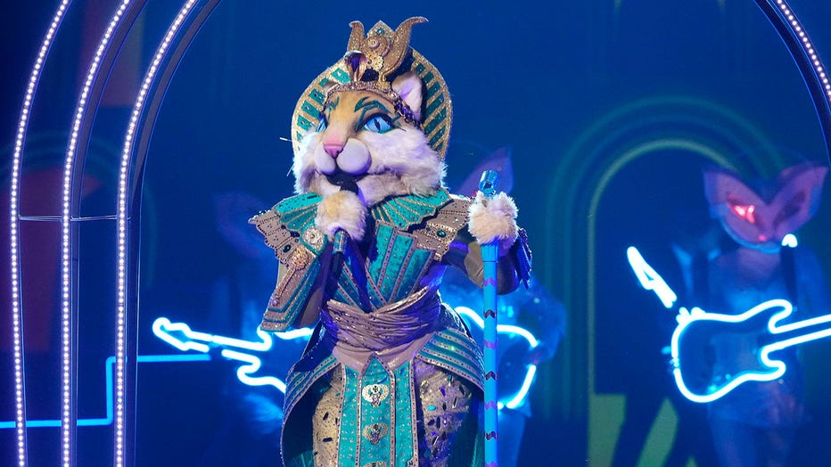 cleocatra masked singer