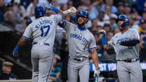 Nelson Velázquez slugs 3-run homer carries Royals to 4-2 win over Seattle Mariners